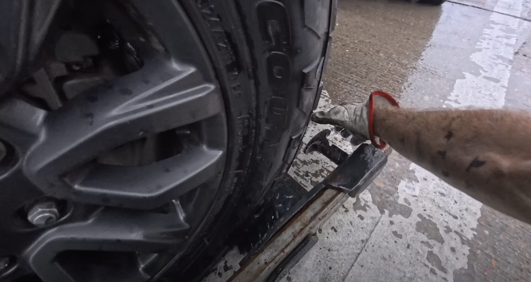 Roadside assistance for highway breakdown in Pico Rivera CA